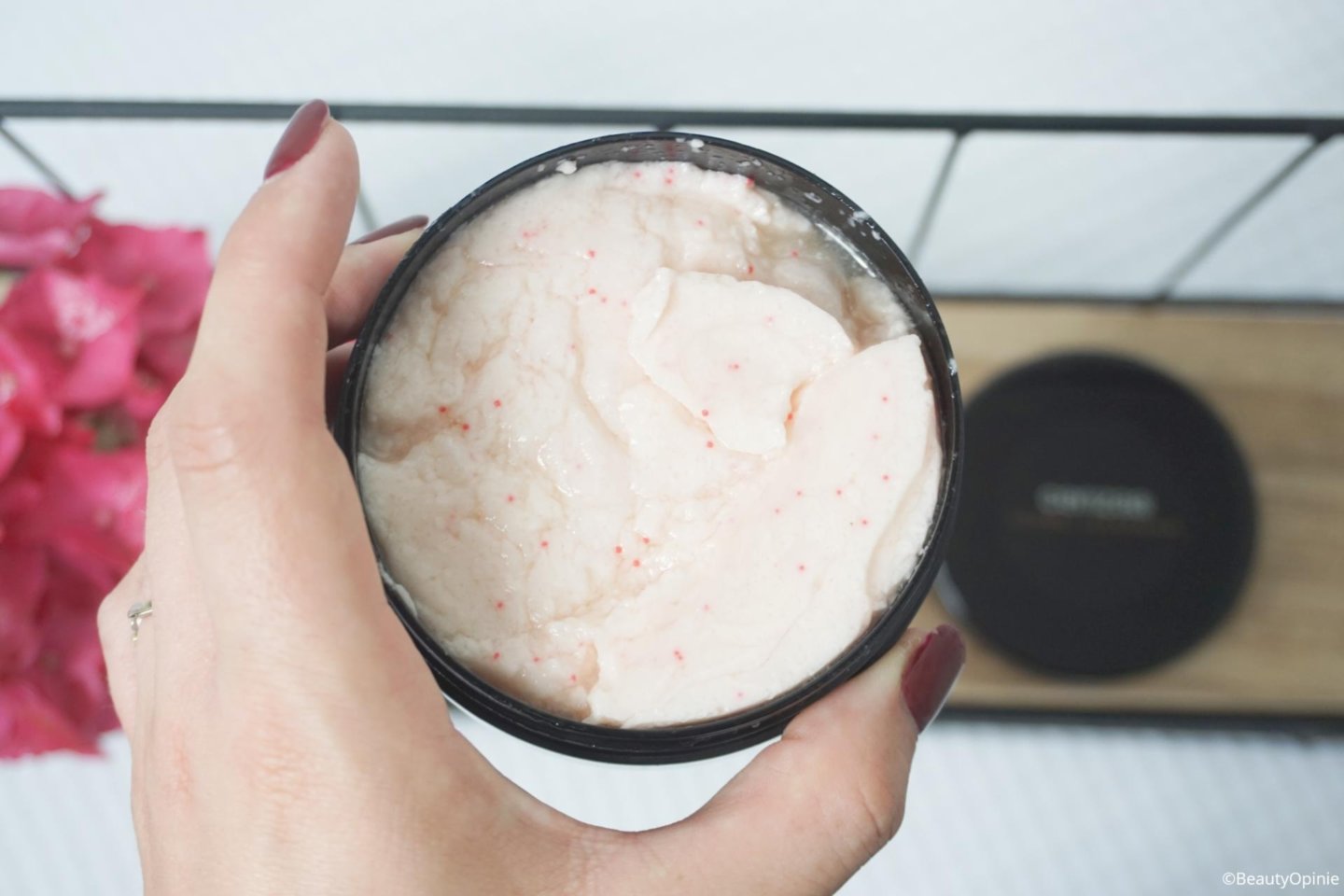 Global cocooning soft sugar scrub