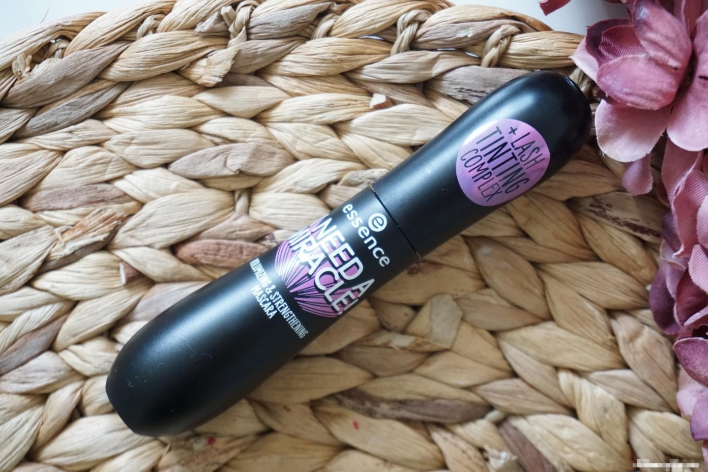 Review I need a miracle! volumizing & strengthening mascara