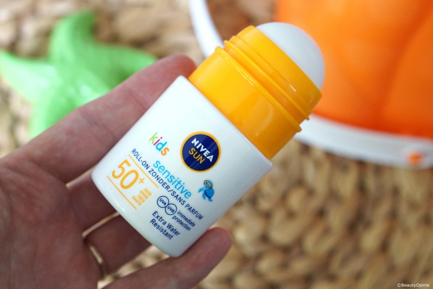 review Nivea Sun Kids Sensitive Protect & Play