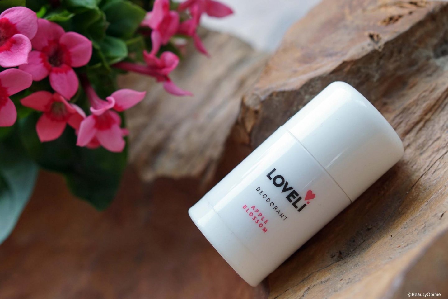 Review Apple Blossom loveli deodorant