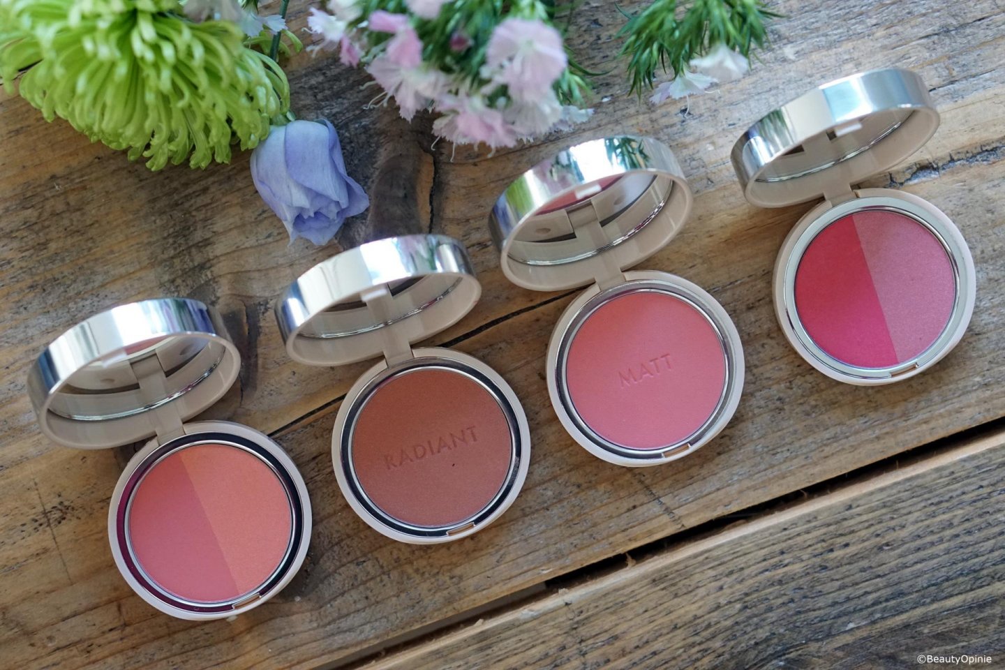 swatches extreme blushes van pupa