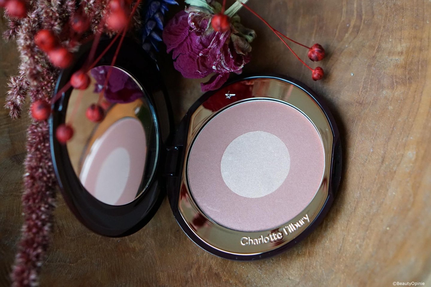 Charlotte Tilbury Pillow Talk Cheek to Chic blush review