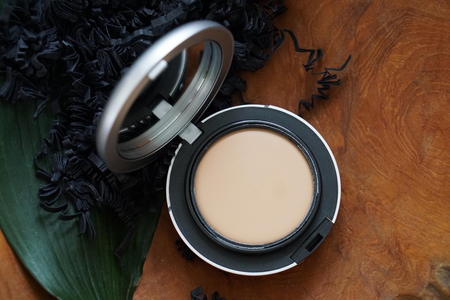 MAC Studio Fix Tech cream-to-powder foundation swatches