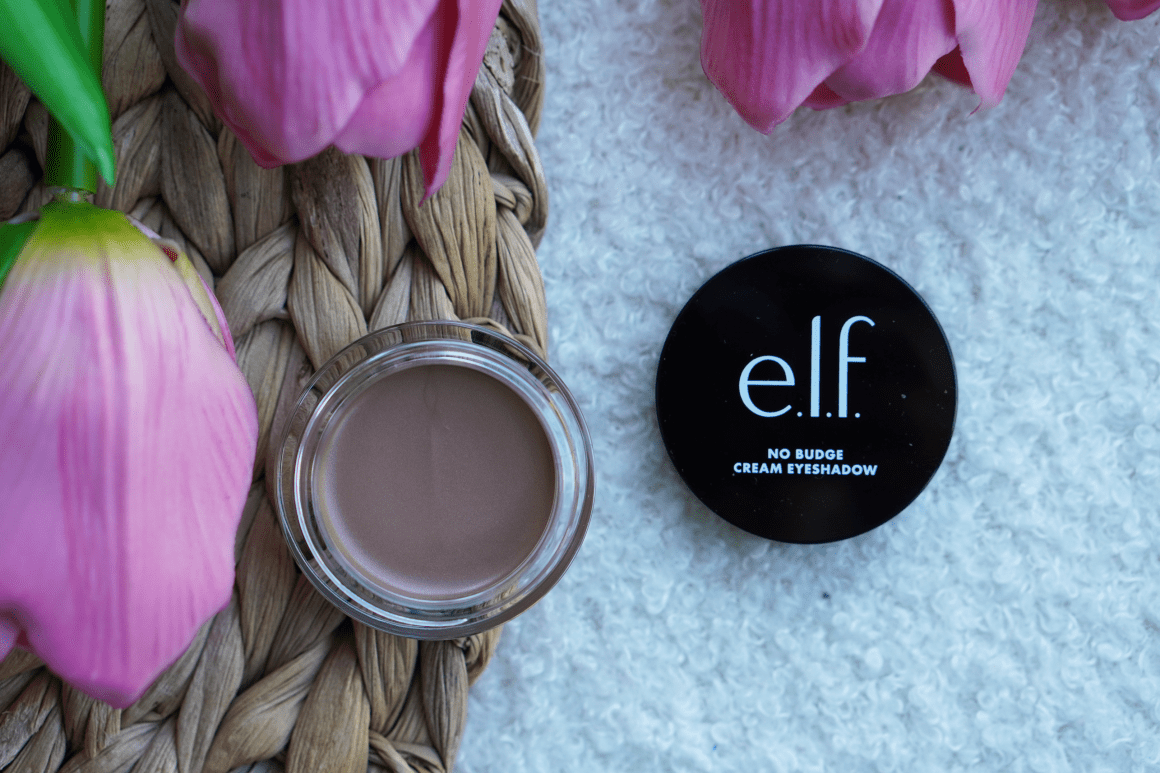 e.l.f. No Budge Cream Eyeshadow in de kleur Sand Dune